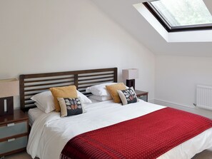 3 quartos, Wi-Fi de cortesia, roupa de cama