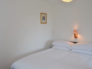 3 bedrooms, free WiFi, bed sheets - 3 bedroom accommodation in Maidencombe, near Torquay (Maidencombe, near Torquay)