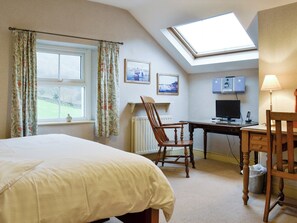 3 bedrooms, free WiFi, bed sheets