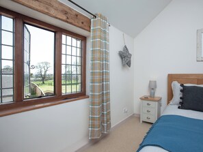 1 bedroom, bed sheets