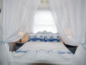 2 bedrooms, free WiFi, bed sheets - 2 bedroom accommodation in Bothenhampton, near Bridport (Bothenhampton, near Bridport)
