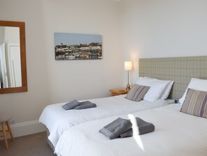 3 bedrooms, free WiFi, bed sheets - Harbourside Apartment (Anstruther)