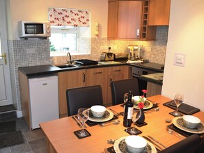 Dishwasher - Modern cottage in Keswick town centre. (Keswick)