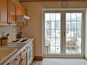 Astianpesukone, keittoastiat/astiat/ruokailuvälineet
