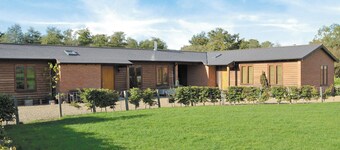 1 bedroom accommodation in Bearsted, near Maidstone