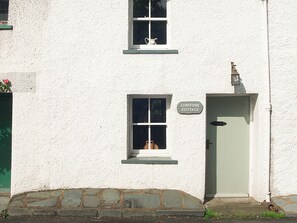 Exterior detail - Traditional ’olde worlde’ cottage set in the heart of walkers paradise. (Rosthwaite)