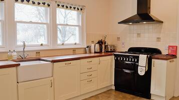 Lavavajillas y congelador