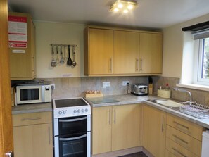 Private kitchen - Trenay Barns Cottage (St Neot, near Liskeard)