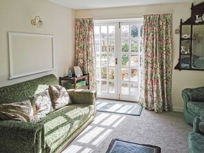 Living area - 2 bedroom accommodation in Pitchcombe, near Painswick (Pitchcombe, near Painswick)