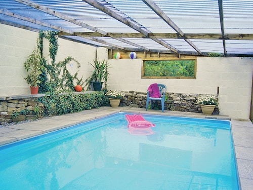 Drum And Monkey Cottage