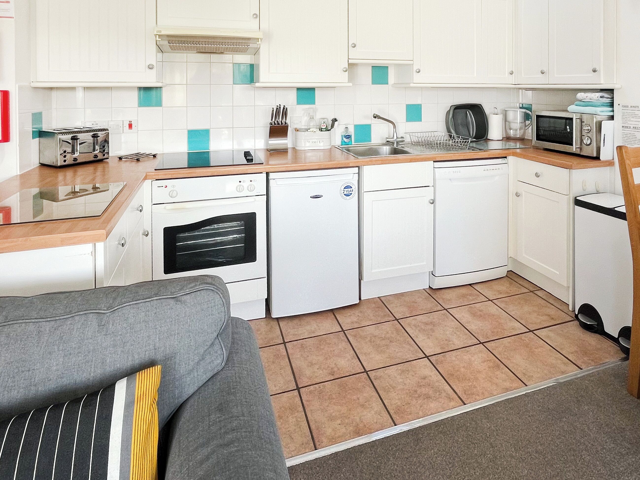 Lavavajillas y periquera 