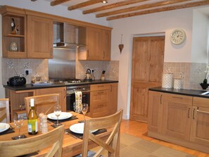 Dishwasher, high chair, freezer - 2 bedroom accommodation in Bowness on Windermere (Bowness on Windermere)