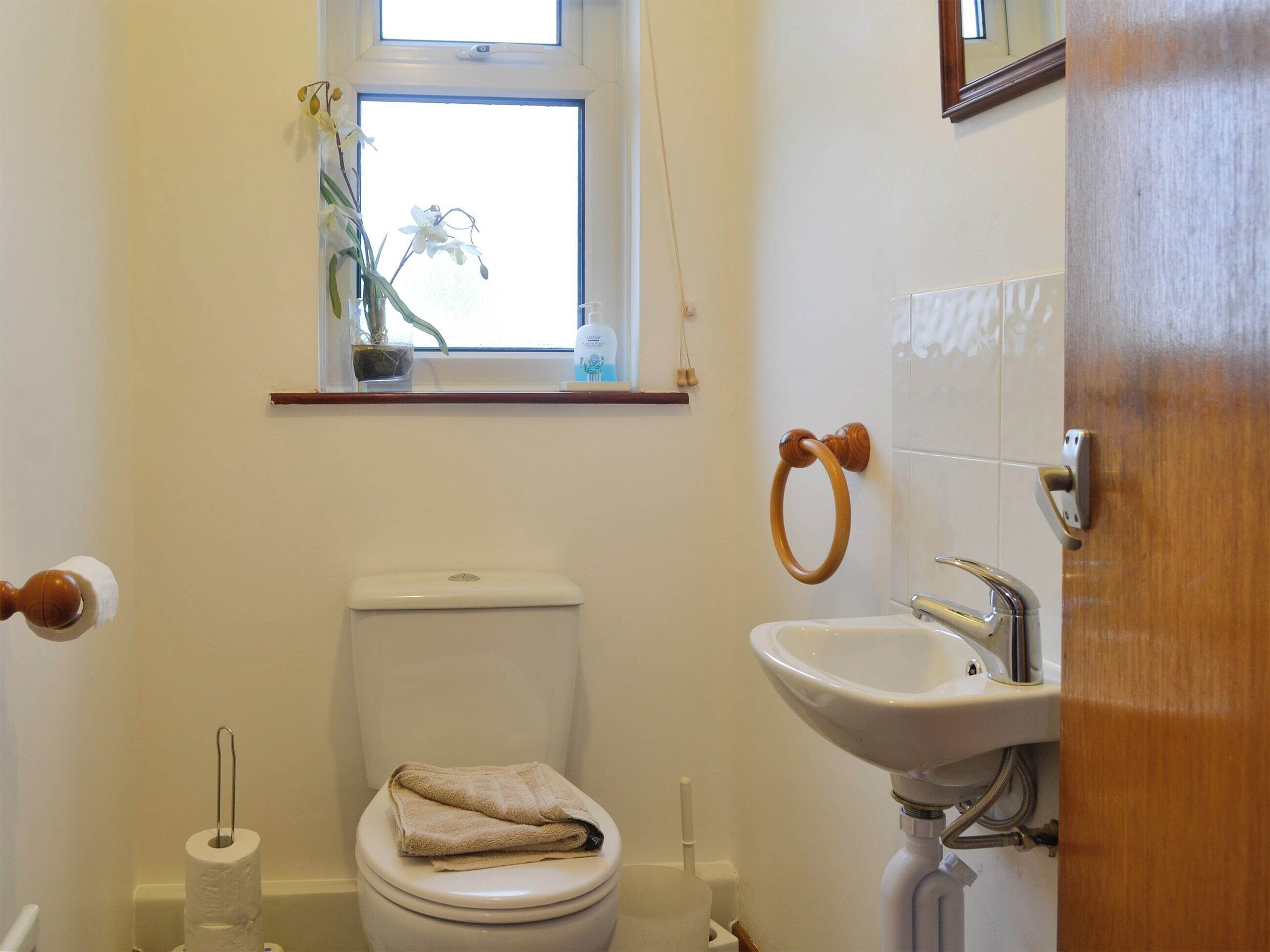 Toilet | Iona Cottage, Ruthwell near Annan