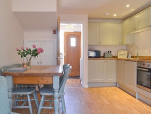 Geladeira, micro-ondas