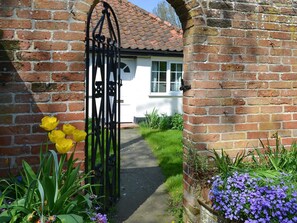 تفاصيل الفندق من الخارج