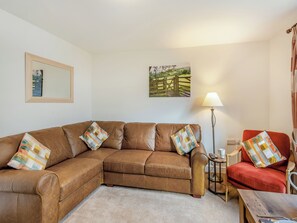 Living area - 2 bedroom accommodation in Keswick (Keswick)