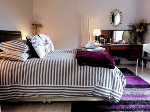 2 bedrooms, bed sheets