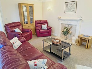 Living area - Padstow is within walking distance, and sandy beaches are close by. (Padstow)