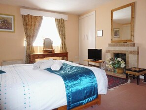 3 bedrooms, free WiFi, bed sheets
