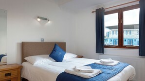 Room - 4 bedroom accommodation in Wroxham (Wroxham)