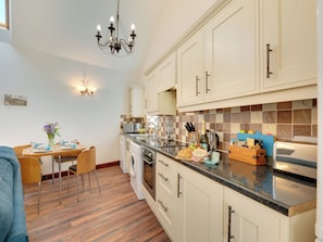 Dishwasher, cookware/dishes/utensils, freezer - 2 bedroom accommodation in Seahouses (Seahouses)