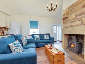 TV, fireplace - 2 bedroom accommodation in Seahouses (Seahouses)