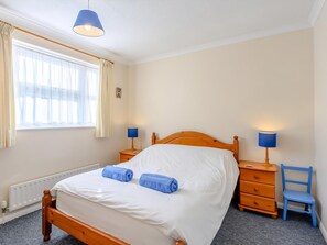 3 bedrooms, bed sheets - 3 bedroom accommodation in Wells-next-the-Sea, Norfolk (Wells-next-the-Sea, Norfolk)