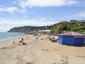 Beach - 1 bedroom accommodation in Apse Heath, near Shanklin (Apse Heath, near Shanklin)