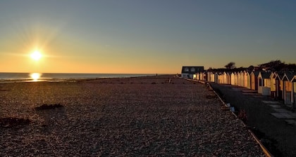 Alojamiento de 3 habitaciones en Ferring, Worthing