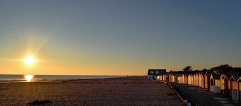 3 bedroom accommodation in Ferring, Worthing
