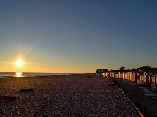 3 bedroom accommodation in Ferring, Worthing