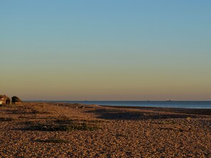 Beach - 3 bedroom accommodation in Ferring, Worthing (Ferring, Worthing)