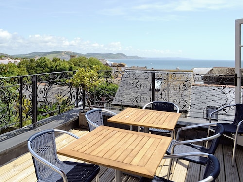 4 bedroom accommodation in Lyme Regis