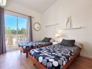 4 bedrooms, in-room safe, desk, soundproofing