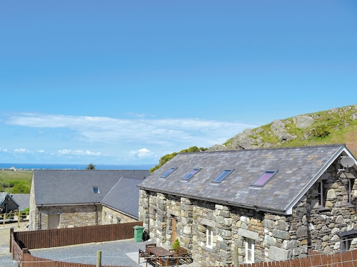 3 bedroom accommodation in Arthog, near Fairbourne