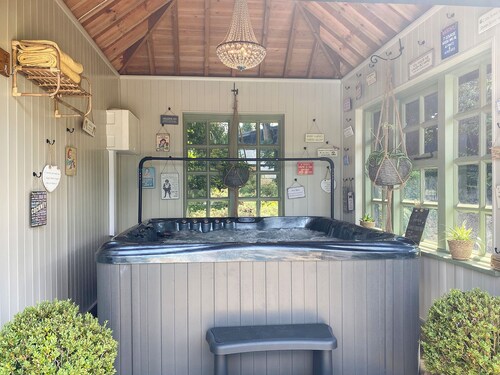 Chestnut Cottage - 27636