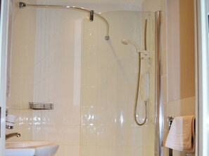 Bathroom - Super 2 bedroom cottage in the heart of Braithwaite village. (Braithwaite)