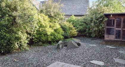 Super 2 bedroom cottage in the heart of Braithwaite village.