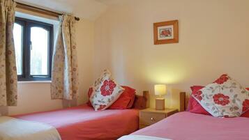 2 bedrooms, free WiFi, bed sheets