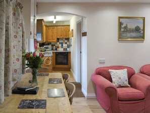Interior - A pretty 2 bedroom barn conversion set within an equestrian centre. (Polson, nr. Launceston)
