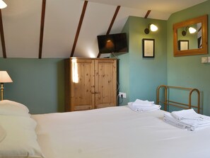 2 bedrooms, free WiFi, bed sheets - Aunt Nell's Cottage - 18826 (Hartland)