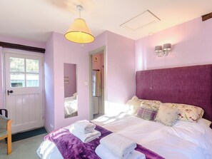 3 quartos, Wi-Fi de cortesia, roupa de cama