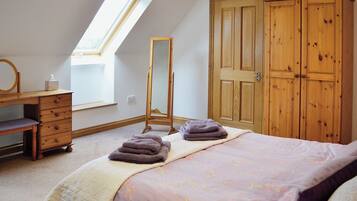 1 bedroom, bed sheets