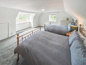 2 bedrooms, free WiFi, bed sheets