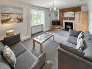 Living area - 2 bedroom accommodation in Old Hunstanton (Old Hunstanton)