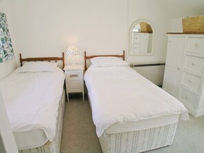 3 bedrooms, bed sheets