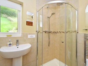 Towels - 4 bedroom accommodation in Bassenthwaite, near Keswick (Bassenthwaite, near Keswick)