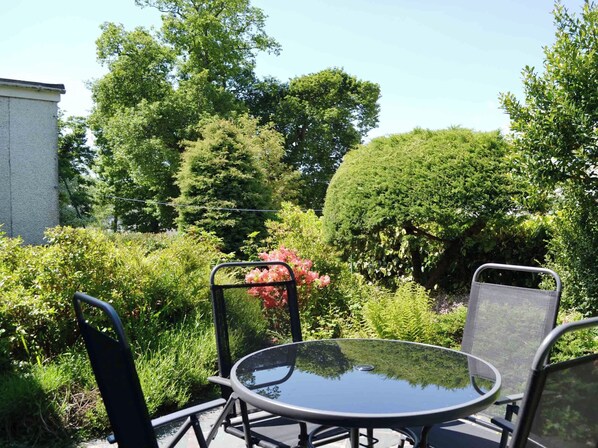Outdoor dining - 2 bedroom accommodation in Keswick (Keswick)