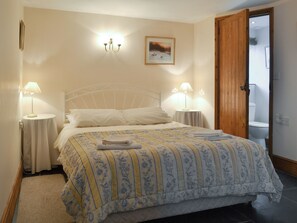 5 bedrooms, free WiFi, bed sheets