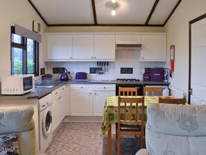 Cookware/dishes/utensils